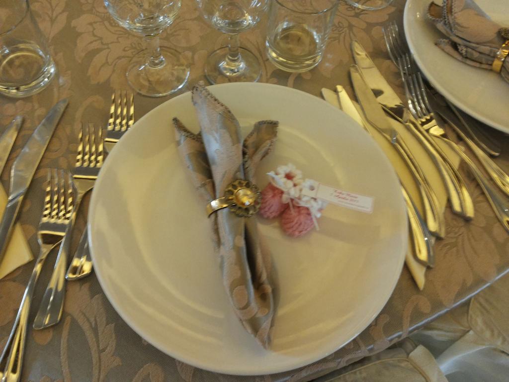 קריובה Hotel Meliss מראה חיצוני תמונה