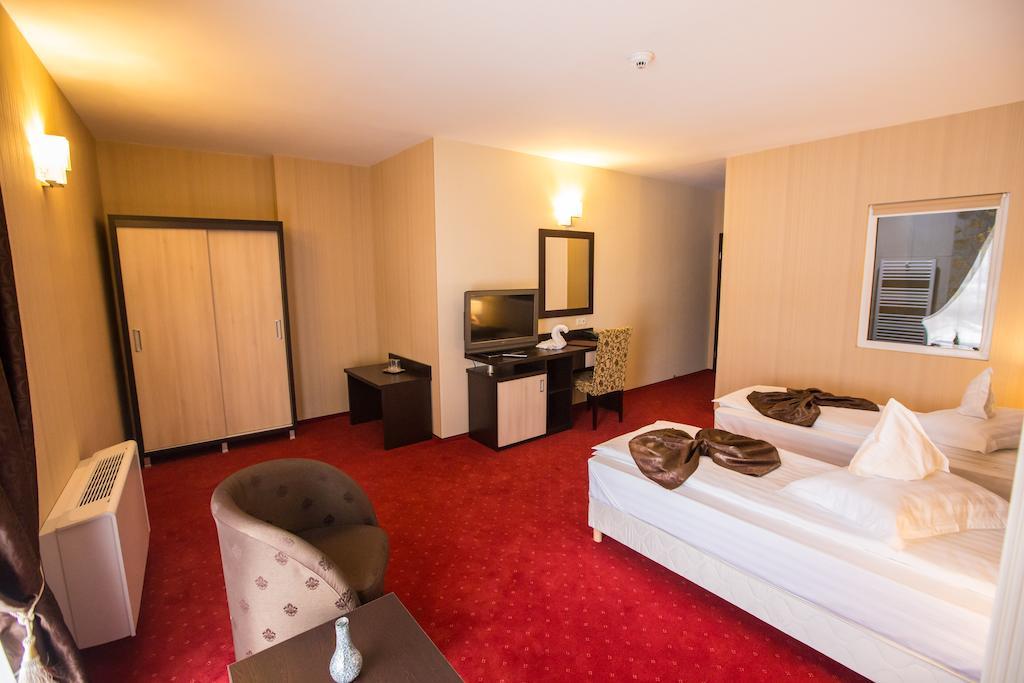 קריובה Hotel Meliss מראה חיצוני תמונה